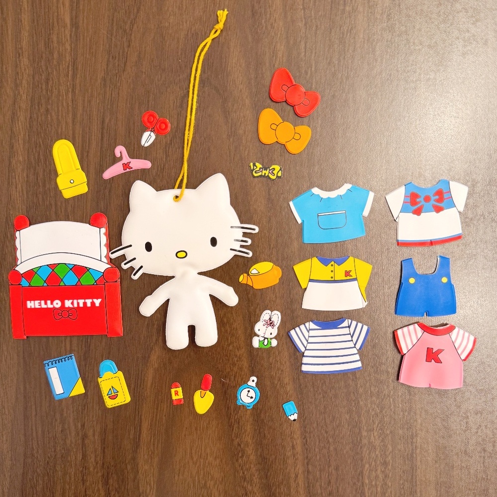 Vintage VERY RARE Sanrio 1976 Hello Kitty Vinyl Dressup Doll